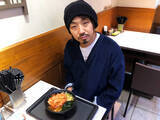 「「まるで本物の富士そば」と評判の富士そばカップ麺を富士そばの前で食べるとさらにウマい」の画像21