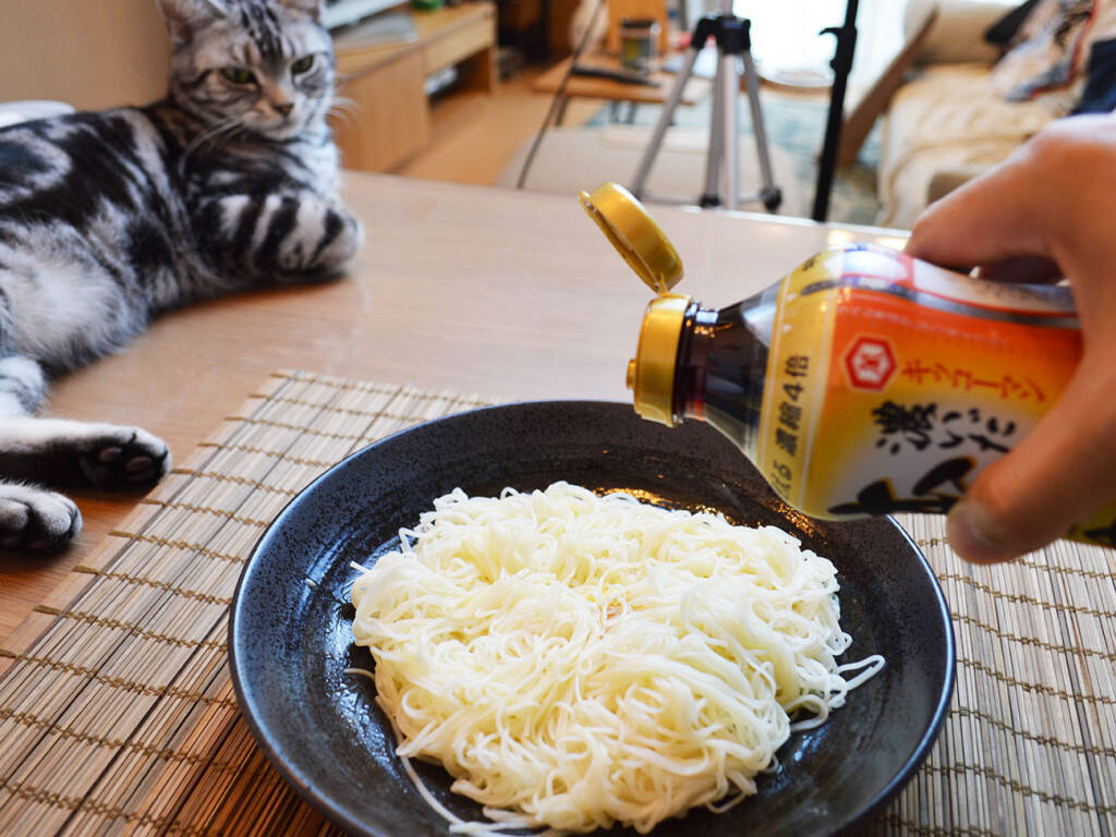 温かいそうめんにバターとのりたまを混ぜるだけで激ウマ！ やさしすぎる味わいで口の中が幸福感でいっぱいに