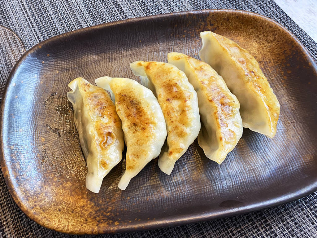 濃厚なコーンスープと黒胡椒で作ったタレで餃子を食べると激ウマ どっぷり絡みつく特濃ダレに万歳三唱するしかない 21年1月7日 エキサイトニュース