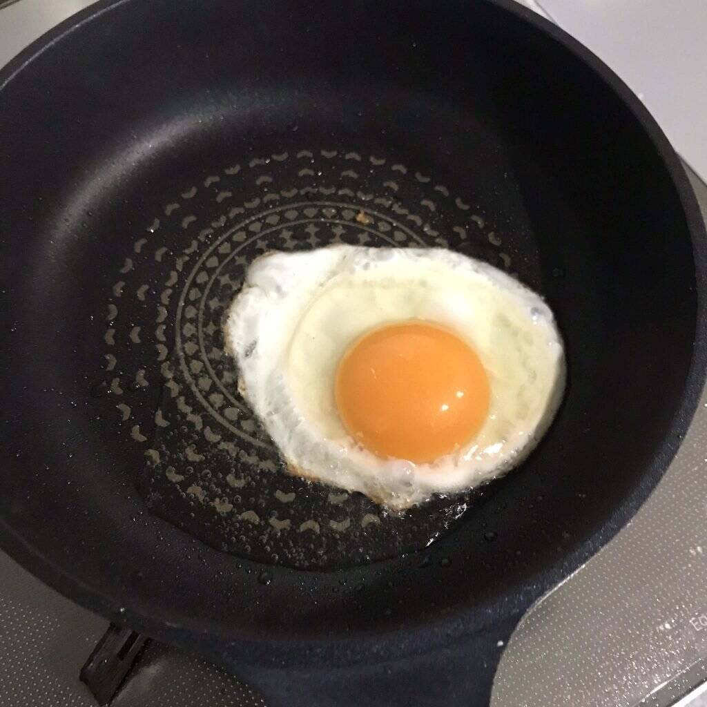 究極の丼 両面目玉焼き丼 を作る方法とは 周りカリカリ 中は半熟未満でトロトロ 濃厚な卵かけご飯 21年2月8日 エキサイトニュース