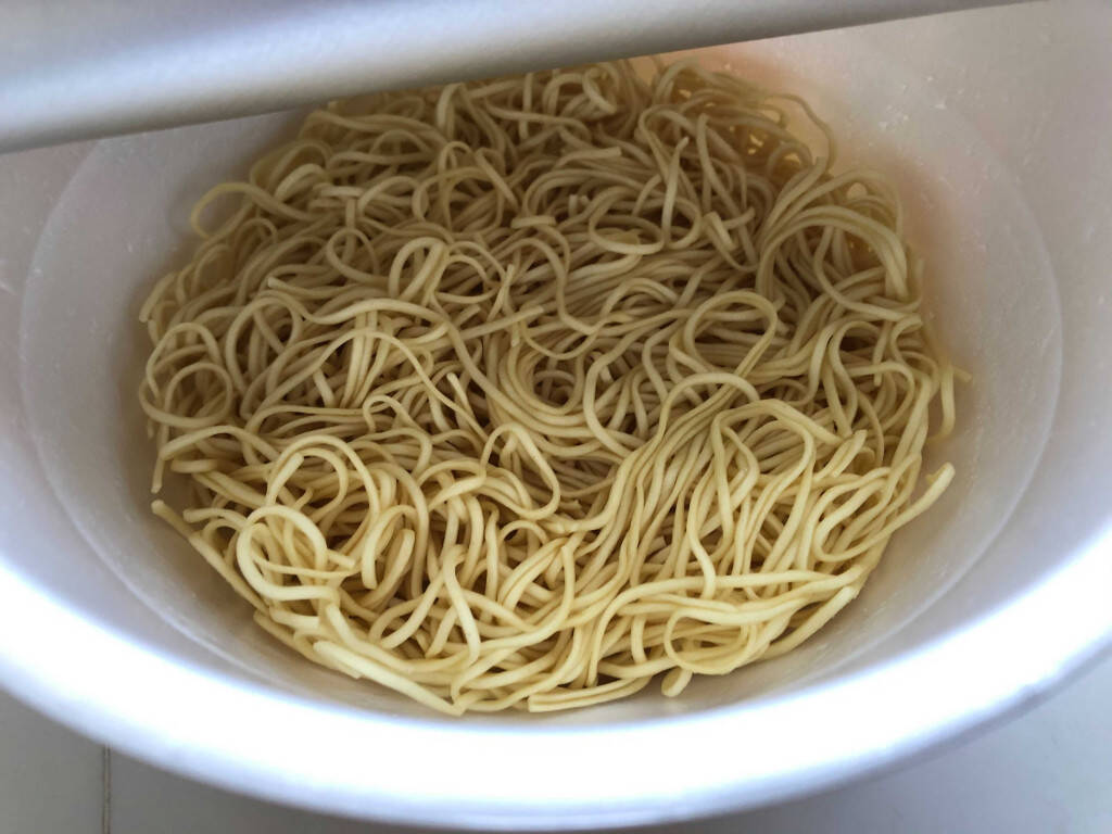 コスパ完全度外視 具なしで490円 一蘭 の超高級カップ麺が登場 21年2月8日 エキサイトニュース