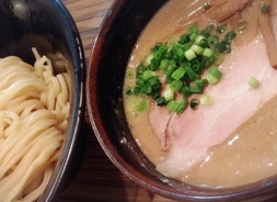 出汁の深み、麺とのバランスが一級品！関西の名店料理人がうまいと唸るラーメン店5選