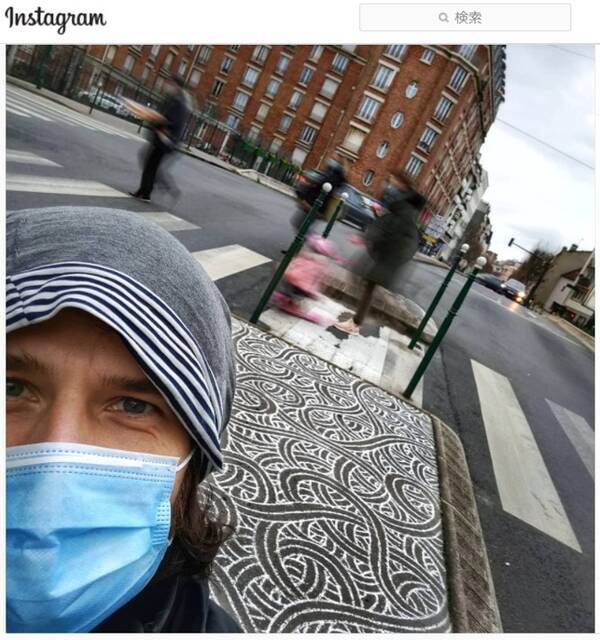 ファッション広告の服のデザインを変えてしまうストリートアート 魔法のようだ 想像力も創造力も別格 21年3月10日 エキサイトニュース