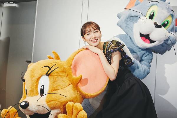 実写版 トムとジェリー で 鳩dj の声を務めた飯豊まりえさん 子供の頃から好きだった部分が今も変わらず面白い 21年3月19日 エキサイトニュース