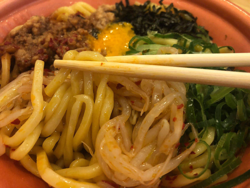 ニンニク ニラ抜きでまとめたオフィスで食べられる 台湾風まぜそば ファミマの新作をチェック 21年4月19日 エキサイトニュース