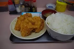 言い値価格 のデカ盛りローストビーフ丼に皆いくら支払ってるの 六本木と五反田で平均100円以上の差額が 18年9月30日 エキサイトニュース