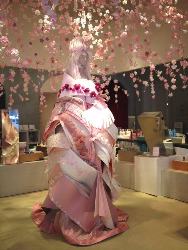 ペーパークラフトの桜にうっとり Shiseido The Ginza 美と 花あそび 15 15年4月2日 エキサイトニュース