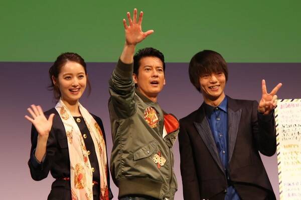 写真たっぷり 唐沢寿明 窪田正孝 佐々木希が80 Sスタイルで登場 ドラマ The Lastcop ラストコップ 完成披露試写会レポート 15年6月3日 エキサイトニュース