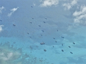 南シナ海に中国漁船が集結　フィリピン軍が非難　外交ルートで抗議