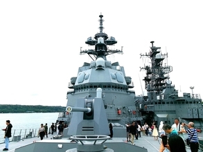 フィリピン・ダバオに海自護衛艦の威容、在留邦人70人が体感した「自由で開かれたインド太平洋」の最前線