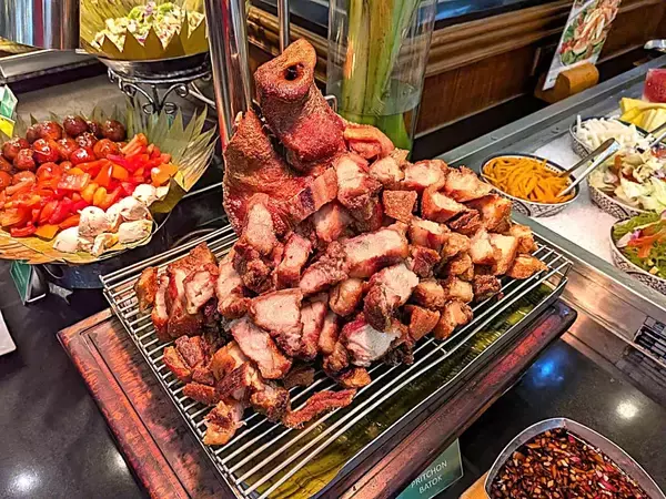 ダバオのSMで味わう本格フィリピン料理　平日昼544ペソの満足ビュッフェ