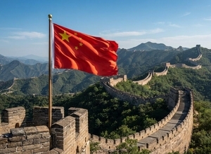 激変中国・祖国を捨てる富裕層と密入国する若者たち！ 国を脱出する潤現象が暗示する国家崩壊の予兆