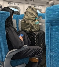 巨大荷物に揺れる新幹線 京都駅は欧米個人客で活況も中国人団体は減少 混雑対策が急務に