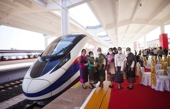 中国ラオス鉄道の貨物量急増、インドシナ半島縦断物流網の要衝へ