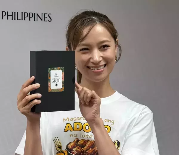 高橋ユウが“母の味”で日比友好に一役・ 本場の家庭料理「マミータのチキンアドボ」限定発売に込めた想い