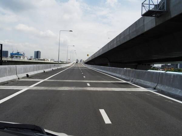 タイ バンコクの高速道路で新線が開通 16年10月17日 エキサイトニュース