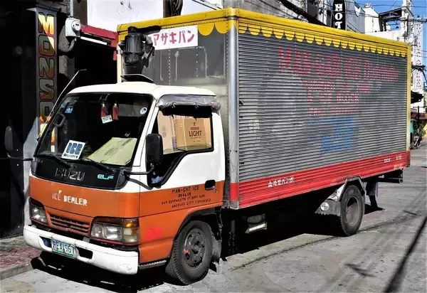 品質の高い日本の中古トラック好評！ 山崎製パン・トラックは、フィリピンで氷トラックとして活躍