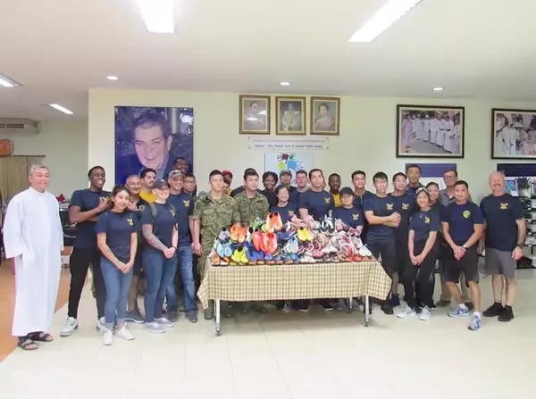 【タイ】観光地パタヤで自衛隊が米軍の児童保護施設での慈善活動に参加、日本のNPO法人からも児童へ寄贈