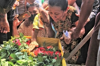 【ミャンマー】政変2カ月間560人以上死亡　父「写真見るのが耐えられない」