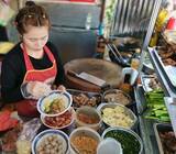「ラオスの食堂で味わう・エスニックなラーメンと飲茶」の画像1