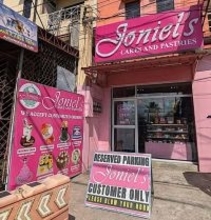 【ダバオ市トリル】街を彩る「桃色の老舗」　地域に根ざすケーキ店「ジョニエルズ」の28年