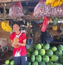 ミンダナオの太陽が育んだ甘い潤い　ダバオの道端で出会う大玉スイカの誘惑