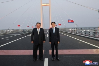 金正恩氏、中国・丹東を電撃訪問 朝鮮戦争参戦76年で記念館参拝