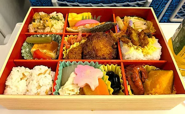 【食文化】インバウンドが熱視線　京都駅で選ばれる「駅弁」という究極の日本体験