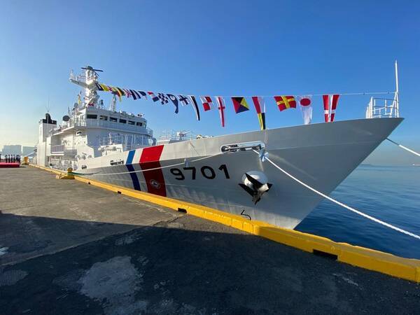 フィリピン沿岸警備隊に「日本製・多目的対応船が到着」越川和彦大使・乗船視察！