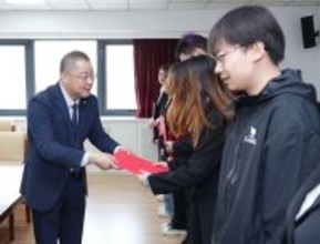 NX中国、北京の大学で人財育成の産学連携・奨学金授与と初の桜植樹で次世代支援