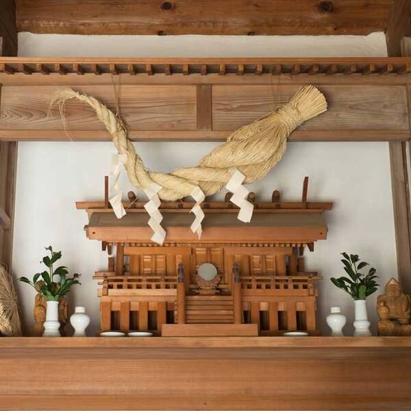 神棚にお供えした後の米や水は どうすればよいのか 専門家に聞いてみた 年2月24日 エキサイトニュース