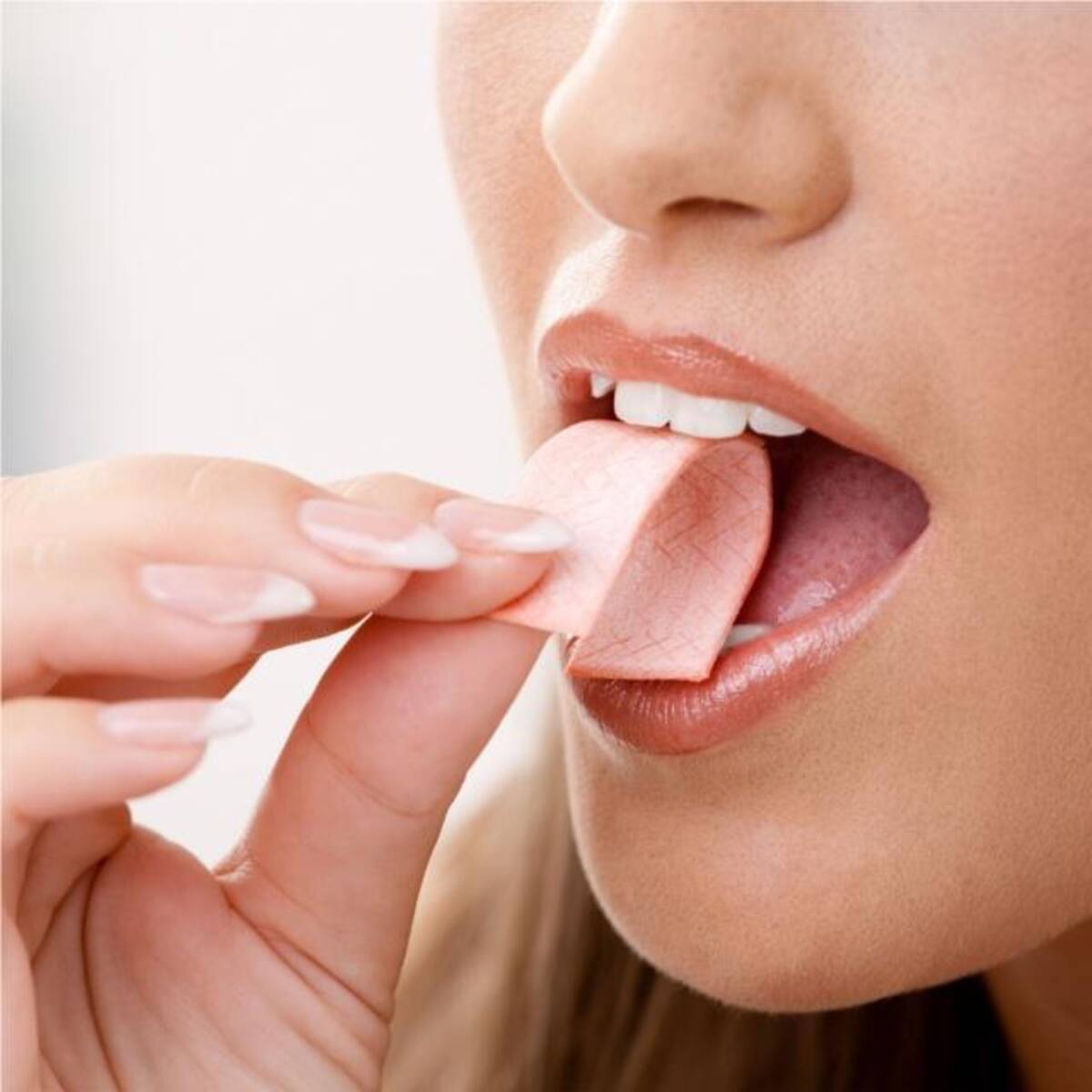 仕事中にガムをかむ人の心理を心理学者が解説！ (2015年7月28日) - エキサイトニュース