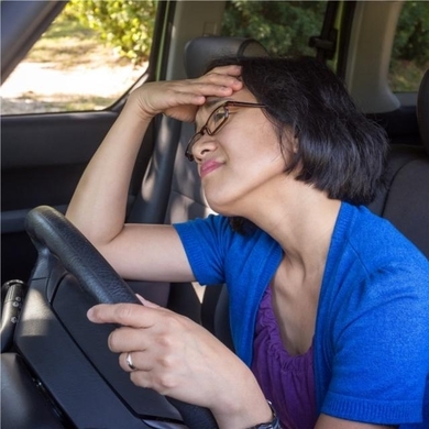 意外と知らない道交法 高速道路で渋滞の最後尾が ハザードランプ点灯 は義務 16年12月24日 エキサイトニュース