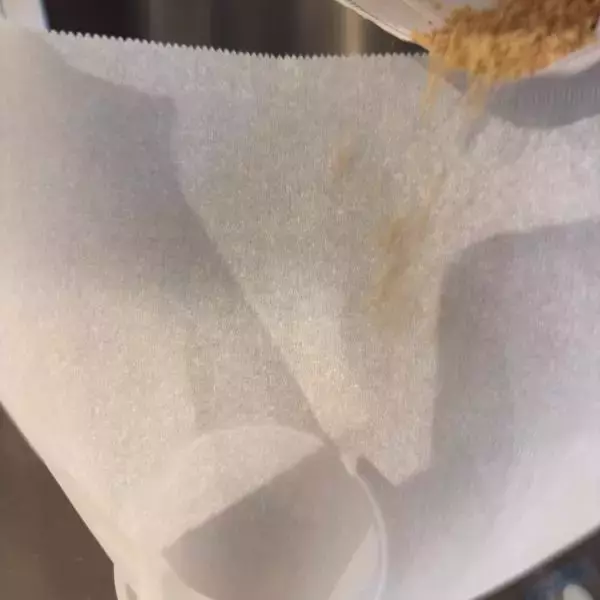 「クッキングシートに文字を書くと？　活用法が「目からウロコ」」の画像