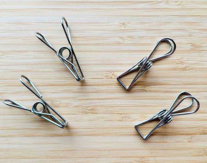 洗濯物にピンチの跡がくっきり　そのまま収納できる『優れもの』が？【洗濯テク4選】