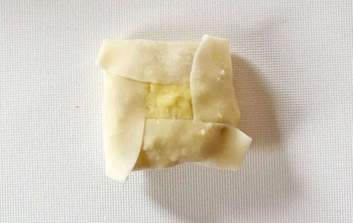 フォークで潰したサツマイモを…？　余った食材を使った意外なレシピ