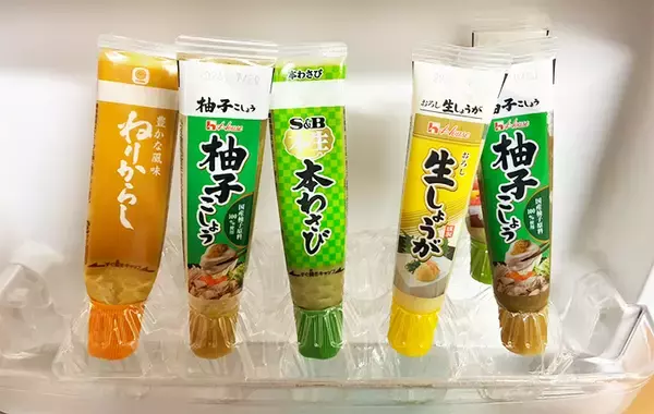 「卵パックの『底』をハサミで切ると…　かゆいところに手が届く『収納術』に「今まで損してた！」」の画像