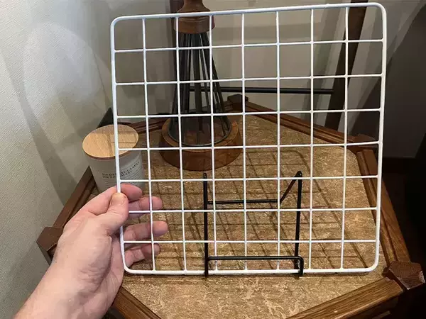 「毎日使う小物、全部まとめて飾れる収納が『ダイソー』で作れた　「これ天才じゃない？」」の画像