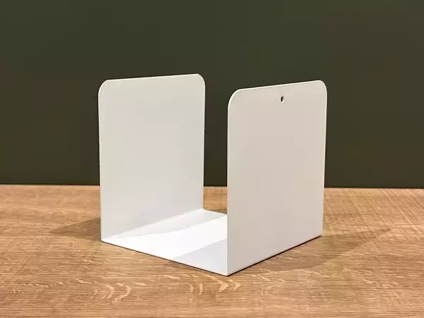 「セリアで買った『ブックスタンドU型』　じゃない使い方で「一気に収納量が増えた！」」の画像