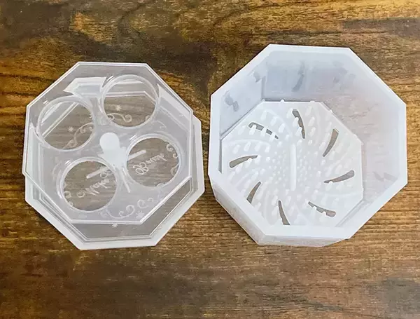 「「ゾッとした…」　ダイソーで見つけた『専用アイテム』で、メイクブラシを洗うと？」の画像