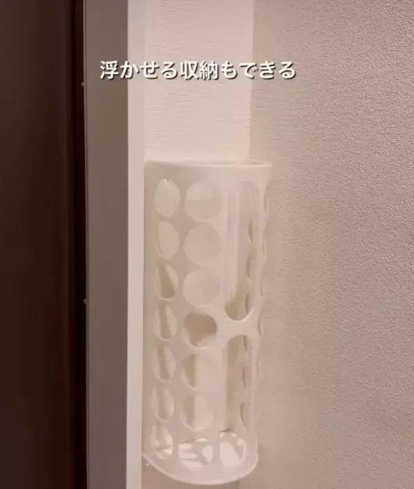 「IKEAの袋ディスペンサーを傘立てに使うと？　結果に「完璧」「もう戻れない」」の画像