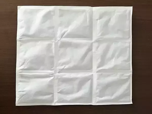 「寒さが苦手な人にオススメ！　ダイソーの『お尻あったかカイロ』の使い方を紹介【100均】」の画像