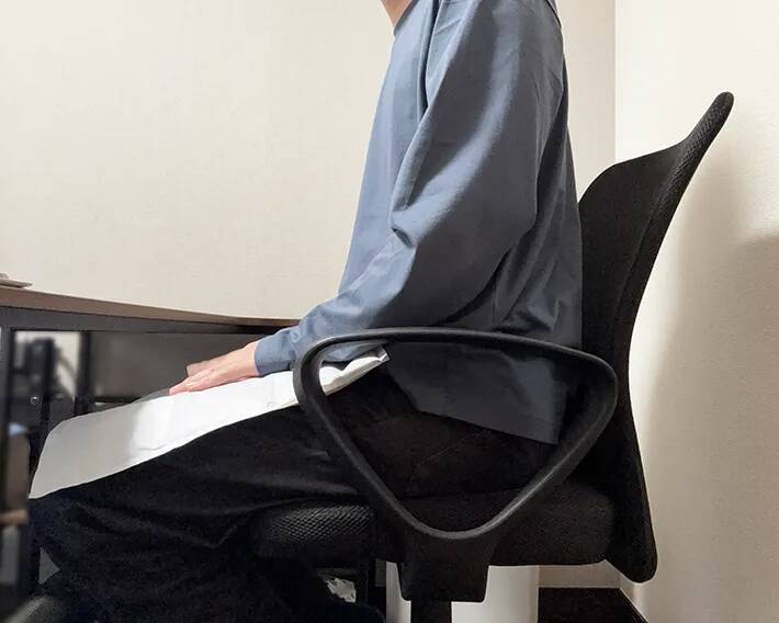 寒さが苦手な人にオススメ！　ダイソーの『お尻あったかカイロ』の使い方を紹介【100均】