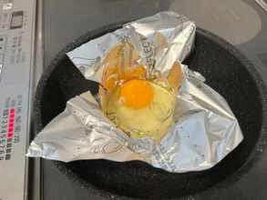 「いつもと違う！」　家族が喜ぶ目玉焼き　マグカップを活用しただけで？