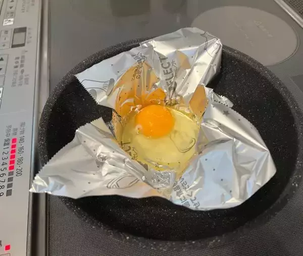 「「いつもと違う！」　家族が喜ぶ目玉焼き　マグカップを活用しただけで？」の画像