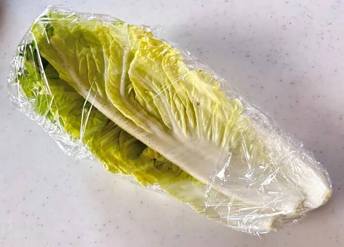 白菜の上にのせて巻いたのは…スープを飲み干したくなる『白菜ロール』