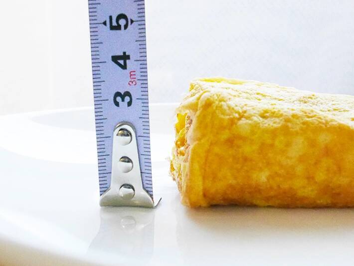 「こんなに分厚くなるの！？」　卵2個なのに、4個分の厚さ！卵焼きに入れたのは…