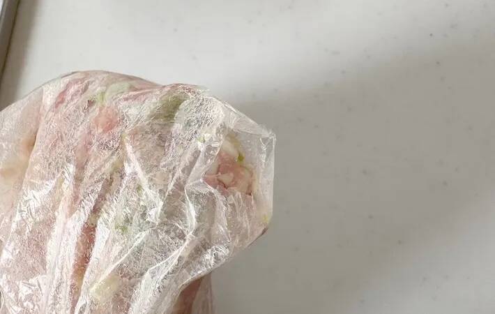 製氷皿にシュウマイの皮を詰めて…　できた時短おかずに「形もきれい！」