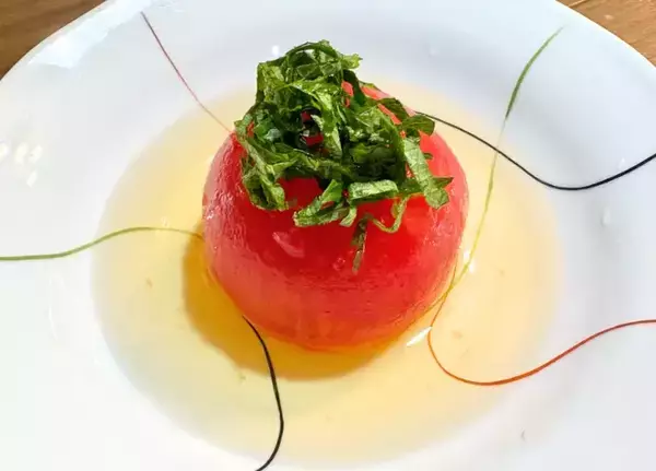 「材料たった3つだけ！　トマトと大葉の一品に「実は超簡単」「夫が大絶賛」」の画像