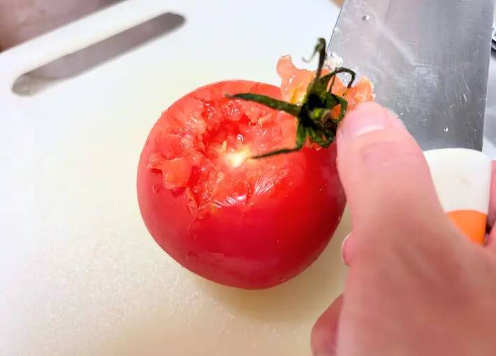 材料たった3つだけ！　トマトと大葉の一品に「実は超簡単」「夫が大絶賛」